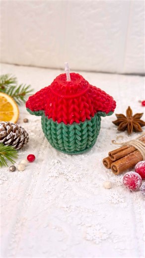 Handmade Christmas Knitted Candle 🎄 | Cozy Winter Candle Making Festive Decor & Gift Idea #shorts