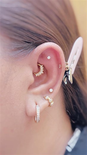 STOP & STYLE | Needle Ear Piercing on Instagram: "Somehow it always leads me to get another piercing😂 Where to get pierced! Pop-ups: • Oct 11-12: BGC • Oct 15-19: SM Mega Mall Physical Store: • Robinsons Starmills (San Fernando) • Marquee Mall (Angeles) #stopandstyle #needlepiercing #earpiercings #piercing #titaniumearrings #piercedwithstyle #reels"