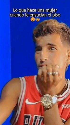 Lo que hace mi mujer cuando le ensucian el piso😯😰 #humor #funny