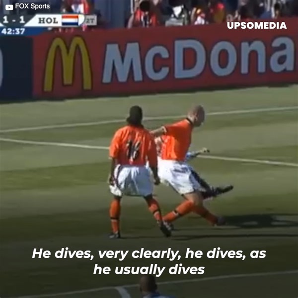 Edwin van der Sar was one of the best goalkeepers in history, and in the 1998 World Cup he would make his most cunning move, after provoking "Burrito" Ortega and ruining Argentina. The Dutchman would continue to win thousands of titles, but after a long and successful career he would have the worst fate. | The Cracks