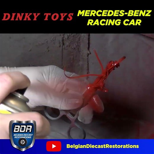 Dinky Toys n°237 Mercedes-Benz Racing Car Diecast Restoration