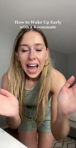 How to Wake Up Early Without Disturbing Your Roommate
