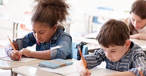 Comment bien préparer votre enfant à la dictée ?