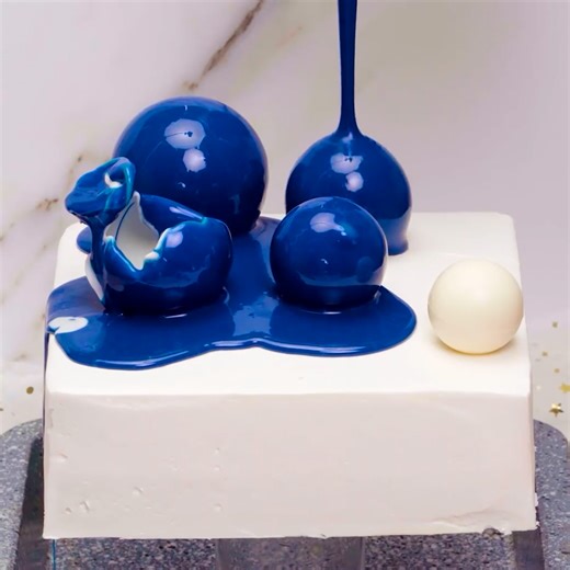 16K views · 315 reactions | Witness the mesmerizing process of glazing cakes!  | MetDaan Cakes | Facebook