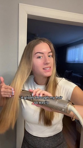 So much love for the shark flexstyle!!🫶🏼🫶🏼 #sharkflexstyle #sharkflexstylecase #sharkflexstylelonghair #sharkflexstylestorage #sharkflexstyleonlonghair #blowdrybrush #blowdrybrushes #hairdrybrush #straighteningbrush #straighteningbrushreview #straighteninghairbrush #straighteninghaircheck #hairblowoutbrush #sharkblowdryer