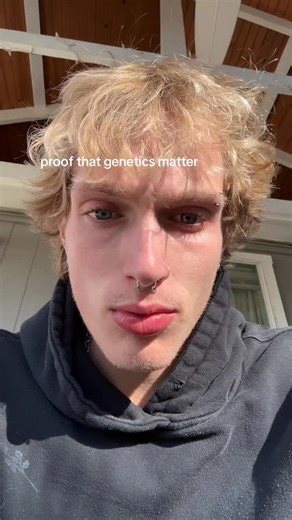 The lip man | Large Baj