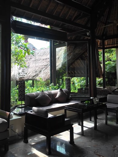Cradled by rainforest. Touched by sea breeze. Find your stillness at Banyan Tree Bintan.