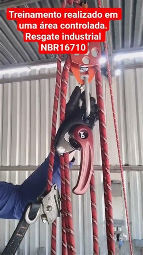 Simulado resgate em espaço confinado. NBR16710 Área controlada