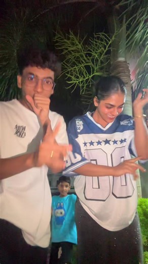 මල් නෙලන්නෙ මන්😂👀🥲 Flw my instagram(IsumUthsanda)@senupama_wickramaarachchi #fyp #viral #foryou #funny #tiktok