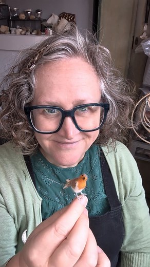 103 reactions · 11 comments | Tiny Christmas Robin! (Handmade by me from wool) #needlefelting #needlefelt #woolbird #birdsculpture #fibreart #needlefeltbird #fauxtaxidermy #whitstable #feltbird #mindfulfelting #miniatureart #miniatureanimals #tinybird #tinybirds #robin #robinredbreast | Mindful Felting | Facebook