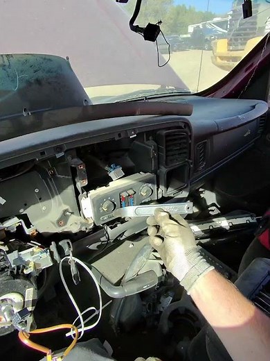 How to remove the climate temp control from 2003 2004 2005 2006 Silverado Sierra Tahoe Yukon