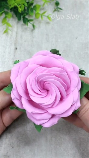 Olga Slati - DIY Tutorial on Instagram: "Amazing Roses from EVA Foam 🌹Easy Flowers DIY Crafts🌹 Rose Fatte a Mano🌹 #craftideas #diy #roses🌹 #fypシ❤️💞❤️"