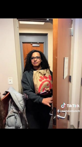 Takeout Roulette: Fun Food Adventure with Friends