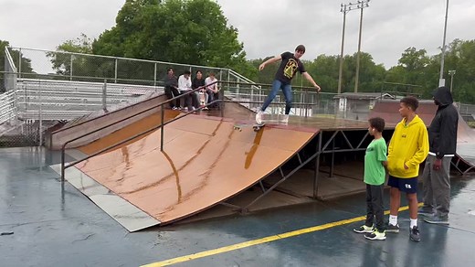 Everyone yell at @MrBeast for filming sideways | MrBeast