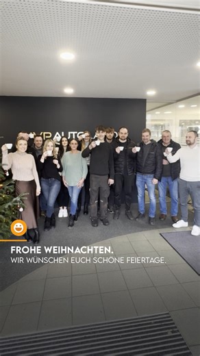 WEIHNACHTEN 2025 ✨/// „O du fröhliche…“ 🎵 Wenn bei uns im AVP AUTOLAND das Christkind kommt, dann wissen wir: Weihnachten ist endlich da. 🎄✨ Die Zeit, in der funkelnde Lichterketten jedes Herz ein bisschen wärmer machen, Plätzchenduft durchs Haus zieht 🍪 und überall ein Hauch von Weihnachtszauber in der Luft liegt. ✨🎁 Wir wünschen Euch ein wundervolles Weihnachtsfest voller »begeisternder« Momente, ruhiger Stunden und ganz viel Zeit für Euch und Eure Liebsten. ❤️ Genießt gutes Essen, lautes 