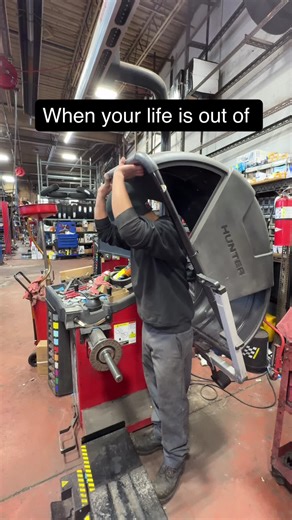 Don’t mind Jay, he’s just recalibrating. #mechaniclife #outofbalance #njmechanic #balancing