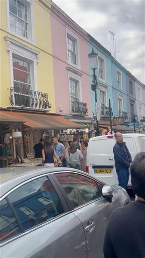 PORTOBELLO MARKET IN LONDON, UK 🇬🇧#portobelloroadmarket #nottinghill #travel #europetravelguide
