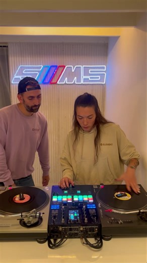 185K views · 4.4K reactions | Charles Aznavour samplé par Dr Dre ça donne “What’s the difference”  | Sims | Facebook