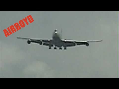 British Airways 747 Landing Hong Kong Kai Tak (1998)