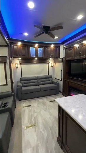 Used 2021 DRV Mobile Suites 40KSSB4 Fifth Wheel for Sale | Full Body Paint | Blue Star RV $84,900