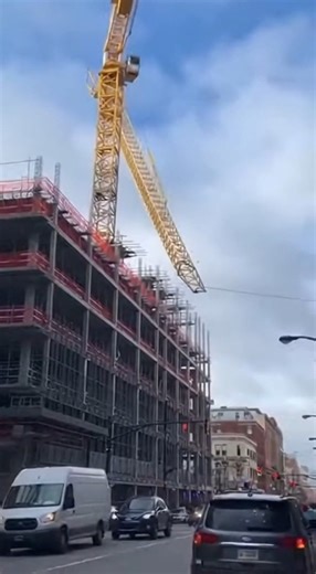 Downtown Nashville Crane Accident in 2022 Raises Safety Questions After Sudden Collapse NASHVILLE, Tenn. (Dec. 18, 2022) — A serious construction accident in Downtown Nashville this past year drew widespread concern after a tall tower crane suddenly collapsed at a major building site, injuring workers and prompting safety investigations, officials confirmed. The crane — part of a high-profile development near Overton Street and Division Street — had been the subject of resident complaints for we