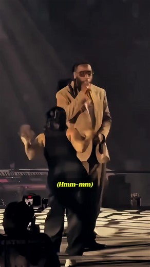 Burna Boy - On Form #burnaboy #afrobeats #stageperformance #lyrics #music Notice: Still Holding Gift Cards? 😮‍💨 Sell Them Instantly on Cardcosmic ⚡ Fast Payouts • No Stress Use Code GMC9SY Get ₦3,000 Bonus 💰