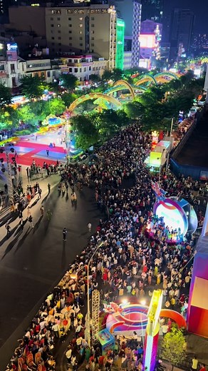 Chính thức khai mạc Đường Hoa Nguyễn Huệ Tết Giáp Thìn 2024. #saigon #duonghoanguyenhue2024 #duonghoanguyenhue #tetgiapthin2024 #saigoncityview