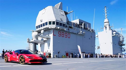 Italiener rast mit 164km/h über Flugzeugträger