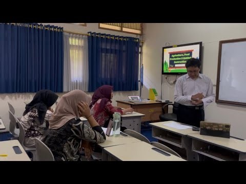 Interactive Science Teaching Simulation for Junior High School Students
