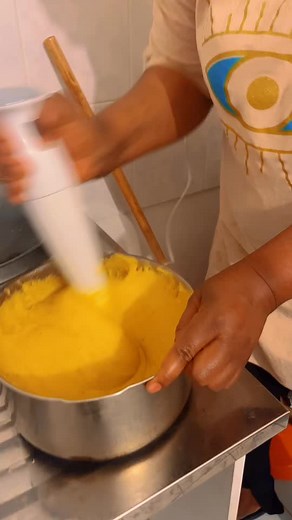 Vidéos de Sali La Poupee Kouya (@climblapoupeekouyate) avec COLOU - Johnny Bravo