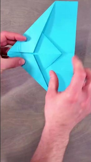 This Sky King paper airplane is awesome..😃✈