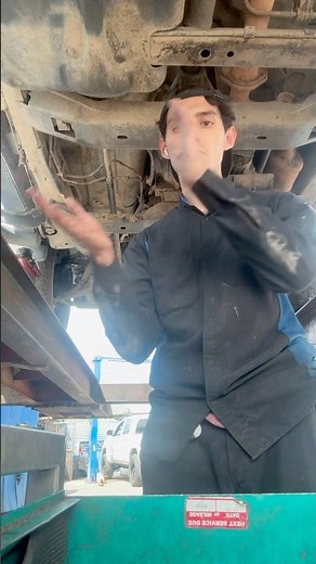 2010 hummer h3 transfer case removal an install #greasemonkey #hummer #automotive