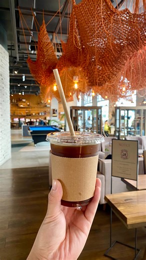 いわとぅーん｜航空券のプロ✈️ on Instagram: "⚠️航空券を安く買う方法が知りたい人は"航空券"とコメントしてね！ ✈️知らなかったら損する航空券の裏ワザ7選 ①出発地を「韓国」にするだけで激安に⁉︎ →例：東京発よりソウル発のヨーロッパ行きが3万円安いことも。 ②「Multi-City検索」で1都市おまけ旅 →経由地に1泊追加するだけで、運賃が下がる＆旅先が増える。 ③航空会社の「公式LINE」を登録するだけでセール先行通知 →ANA・JAL・ZIPAIRなど、LINEだけの限定情報あり。 ④月曜日の夜が「航空券が一番安くなる」って知ってた？ →実際に同じルートで検索したら、日曜より6,000円安い例も。 ⑤「スカイスキャナー×シークレットモード」が鉄則！ →何度も検索してると価格が上がることも。履歴リセットで防げる。 ⑥航空券は「キャンセル可」で買う方が、後から得する →数千円高くても、後日もっと安い便が出たら変更できる。 ⑦片道ずつで買うと安くなる「逆転現象」 →往復より、別々に買った方が安くなるルート、多数あり。 ーーーーーーーーーーーーーーーーーーーーーーー こ