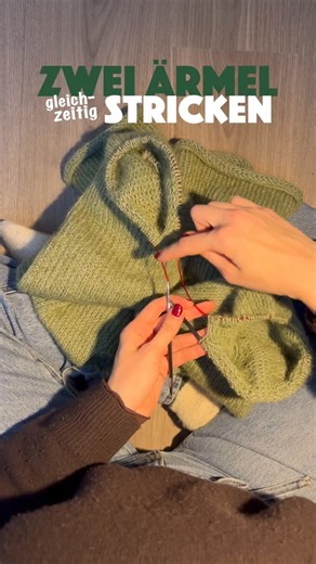 Stricken mit Kathi on Instagram: "Für mich gibt es so viele Vorteile, wenn man die Ärmel gleichzeitig strickt: 👉🏻 Es fühlt sich an, als müsste ich nur einen Ärmel stricken. Ja, es zieht sich. Aber ist das beim Ärmel stricken nicht immer so? 👉🏻 Die Ärmel werden immer gleichlang und sind gleich geformt! Für mich ein riesiger Vorteil. 👉🏻 Ich habe keine UFOs mehr, die auf ihren zweiten Ärmel warten, weil der immer schon direkt gleichzeitig fertig wird. Deshalb hier ein Strick-Tutorial, damit d
