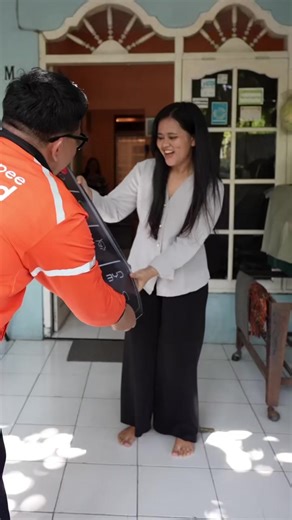 Ini dia pemenang ShopeeFood Mission periode Februari! 🎉 Selamat untuk kamu yang berhasil membawa pulang Grand Prize Mobil BYD Atto 1! 🚗✨ Mau jadi pemenang berikutnya? Yuk, ikutan ShopeeFood Mission sekarang, masih berlangsung sampai akhir Mei 👀 #ShopeeFood #MendingShopeeFood #PromoShopeeFood #ShopeeFoodMission