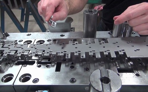 冲压级进模简介 What is Progressive Stamping Die_