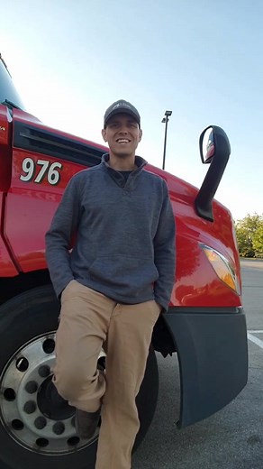 Make more of yourself and for yourself: if you are considering a job change and want a professional career, choose the transportation industry. Roehl Transport will pay you to get your CDL & earn a great a living as a professional truck driver. | Roehl Transport Inc.