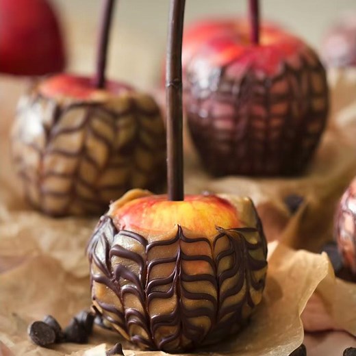 Chocolate Caramel Apples