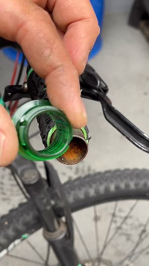 The bike shop owner’s secret trick Smart tip for smoother rides #USA #BikeHack #GarageTrick | ProjectduJour.ie
