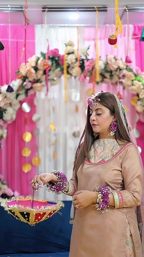 1.4K views · 27 reactions | Cutest Bride Ever 殺殺 Via shotsby.yamna | Pakistan Shadi Fashions and Trends | Facebook