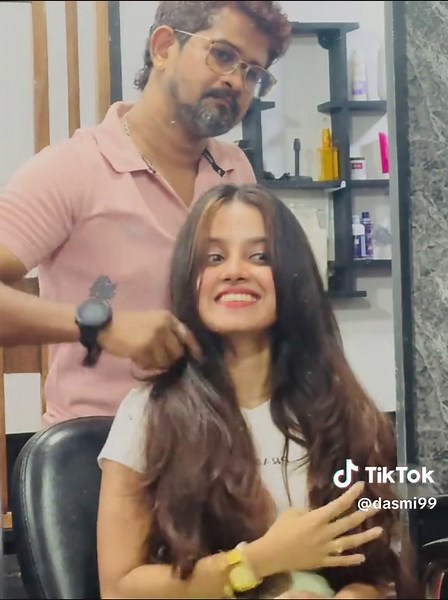 New look, same smile.. Just a little extra sparkle..🤍Salon Toona @nadun karunarathne #longhair #foryoupage #fypシ #hairstyle #hair