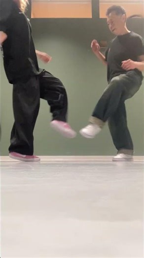 Kid N Plya kick step “Do this my way”