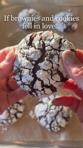 Lauren Allen on Instagram: "POV: you need an easy chocolate crinkle cookies recipe for Valentine’s Day that actually tastes like CHOCOLATE. Comment “SEND RECIPE” and I’ll DM it to you. These are basically brownie cookies with the dramatic crackly top, fudgy center, and crispy edges. Melted dark chocolate in the dough plus mini chips, because yes. Chocolate Crinkle Cookies (makes 18) 8 oz dark chocolate (about 60% cocoa), chopped, 1/2 cup unsalted butter (cut into chunks), 1 3/4 cups all-purpose 