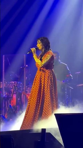 The most awaited song Munbe Vaa performing by Shreya Ghoshal live in Malaysia #indiansinger #tamil