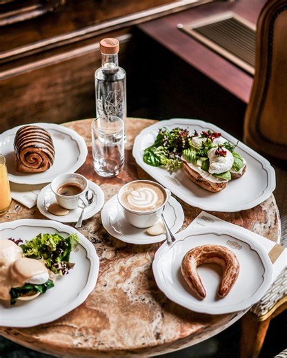 Reggeltől estig vár a Gerbeaud!☀️ All day breakfast és brunch & lunch kínálatunk friss ízekkel és gondosan elkészített fogásokkal teszik különlegessé a napod!🥗✨ Gyere, és kóstold meg Te is! 😋 * From morning till evening, Gerbeaud is waiting for you! ☀️ Our all-day breakfast and brunch & lunch menu with fresh flavors and carefully prepared dishes will make your day special! 🥗✨ Come and taste it for yourself! 😋 | Gerbeaud Café