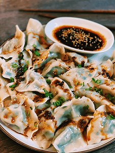 The BEST Pork and Chives Dumplings