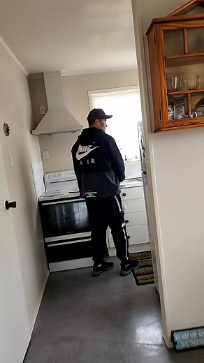 Drama and Arguments: Kera's Circle of Friends