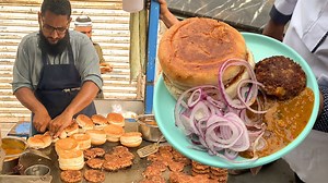 41K views · 375 reactions | Crazy Rush for Biggest Shami Tikki Burger! Crispy Crunchy Shami Bun Kabab of Karachi. Address: Near Mumtaz Nahari, Block 3 Nazimabad, Karachi. Price : 60 Rupees #Burger #shamikabab #shamiburger #bunkabab #shamiburger #hamburger ##hamburgerbuns | Must Taste | Facebook