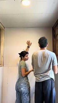 Here is how to hang drywall on your walls!! #drywall l