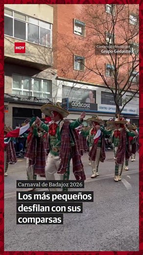 🎭 Los más pequeños desfilan con sus comparsas en el desfile infantil de Comparsas del Carnaval de Badajoz 2026. 📹 Judit Molina y Jose López 🔴 Sigue toda la información y la cobertura sobre el Carnaval de Badajoz en hoy.es, y a través de nuestras redes sociales. 📍 Contenido patrocinado por @grupogedauto #carnavaldebadajoz #comparsas #carnavaldebadajoz2026 | HOY.es